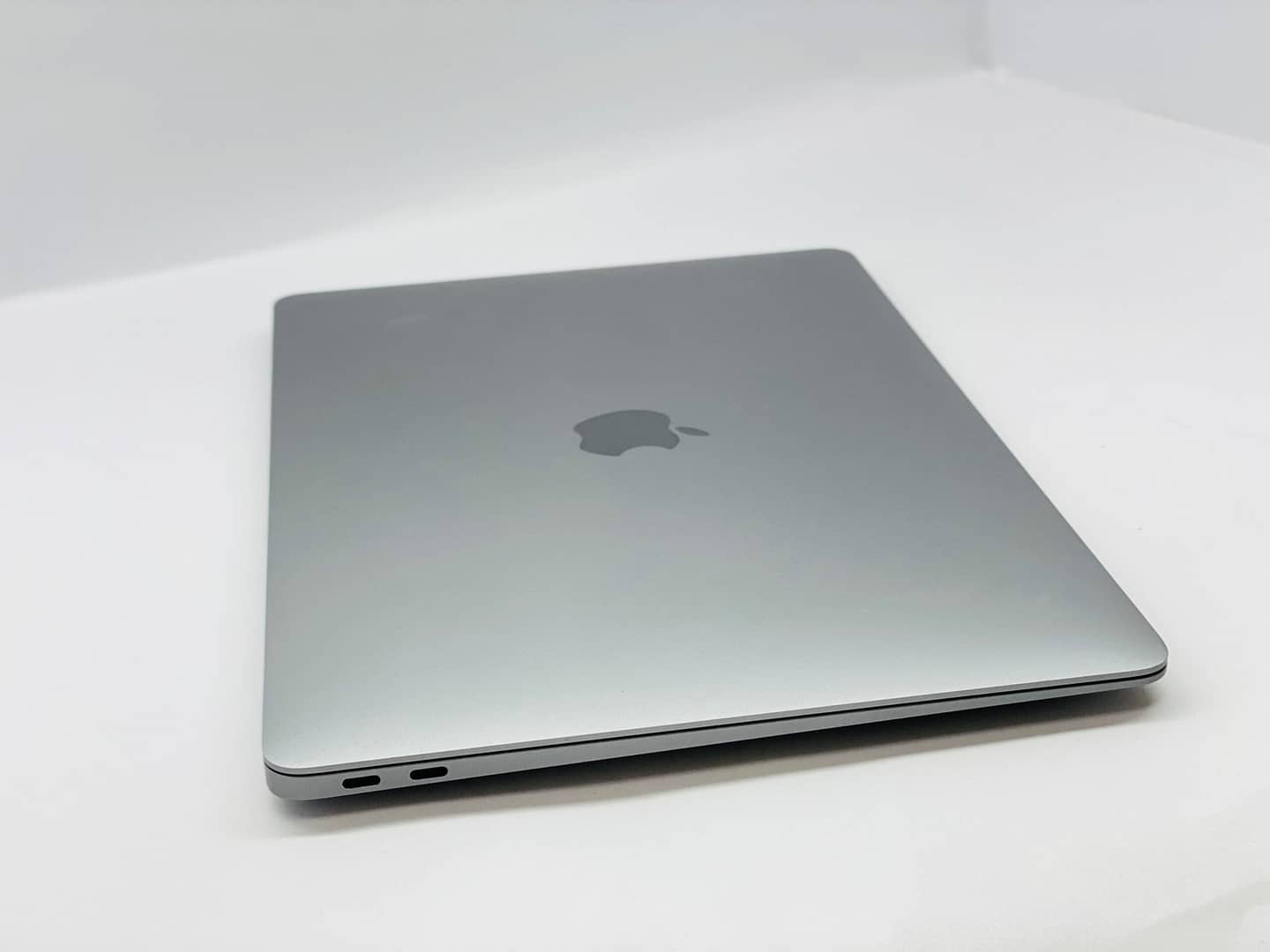 Apple MacBook Air | A-1932 | CORE i5 | RAM 8GB | SSD 256GB (Pre-owned)
